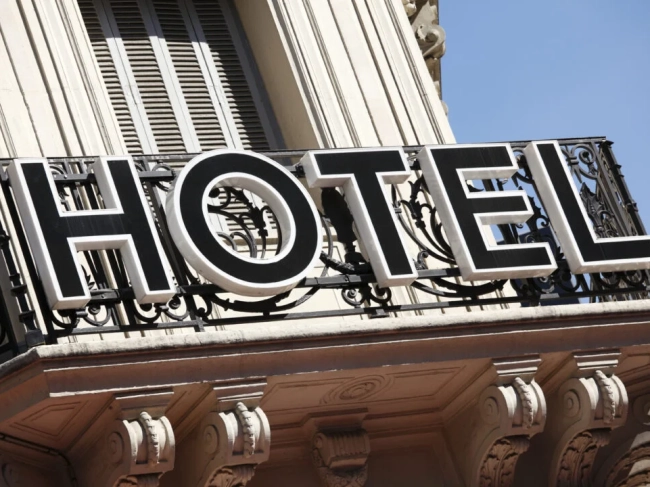 Produzent von Leuchtkästen & 3D-Leuchtbuchstaben hotel_wien